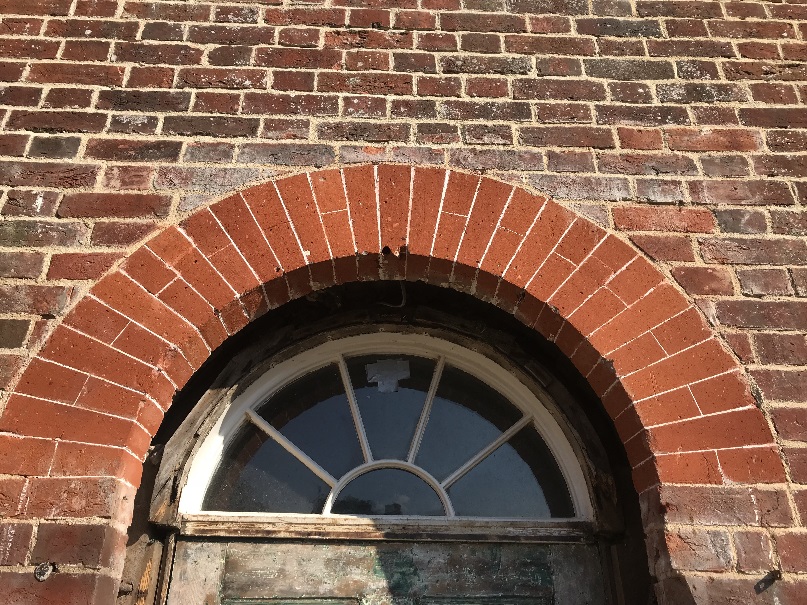 Round rubbed brick arch repaired insitu